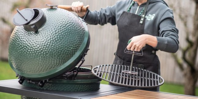 Big Green Egg - Zvedač litinových roštů