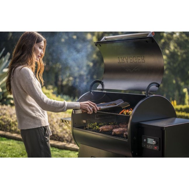 Traeger - IronWood 885 + Pellet Sensor