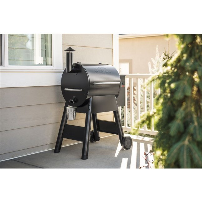 Traeger - Pro 575 (Black)