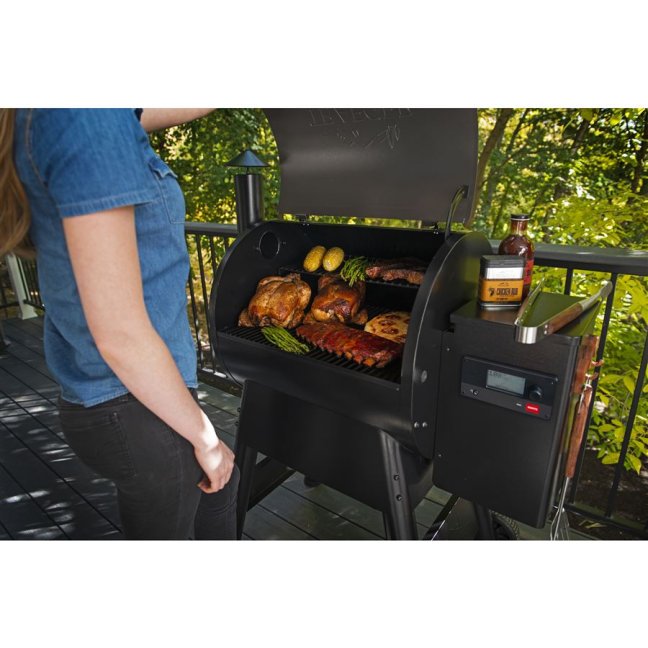 Traeger - Pro 575 (Black)