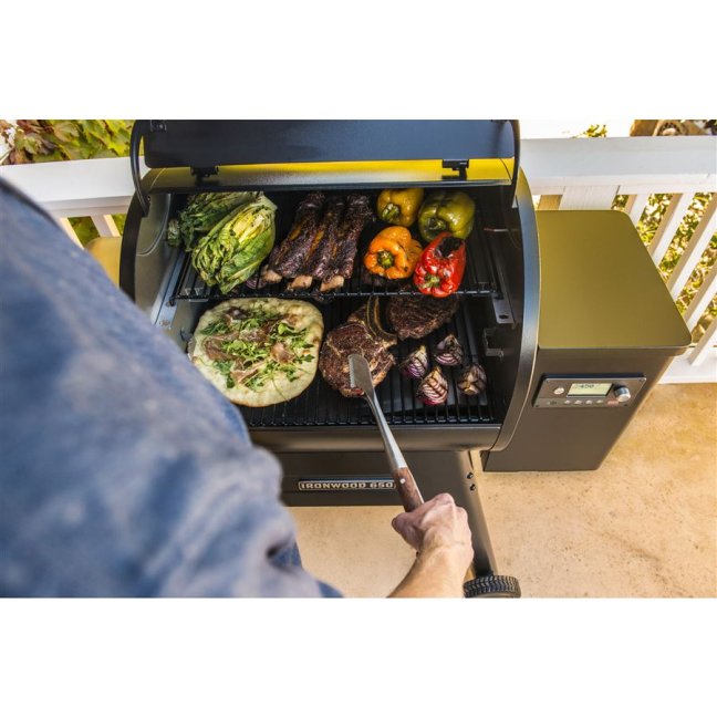 Traeger - IronWood 650 + Pellet Sensor