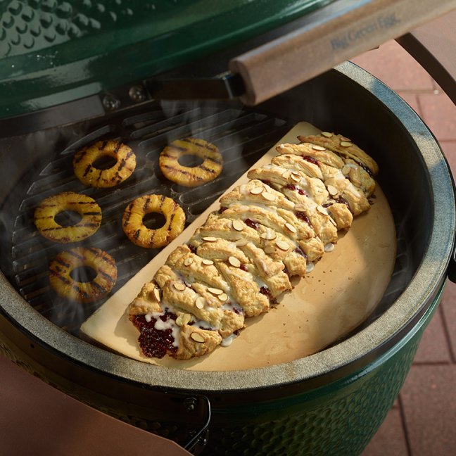 Big Green Egg - Pizza (pečící) 1/2 kámen Half moon XL