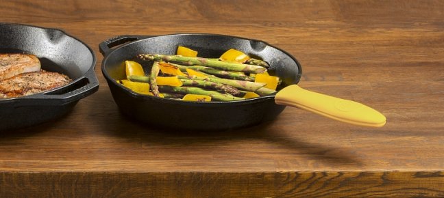 Lodge - Litinová pánev Deer (průměr 26 cm)